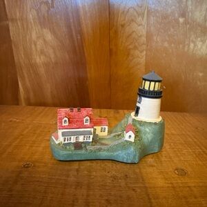 Spoontiques Owl’s Head Light Lighthouse & Cottage Figurine